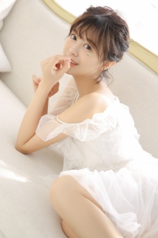 女孩头像只留身材